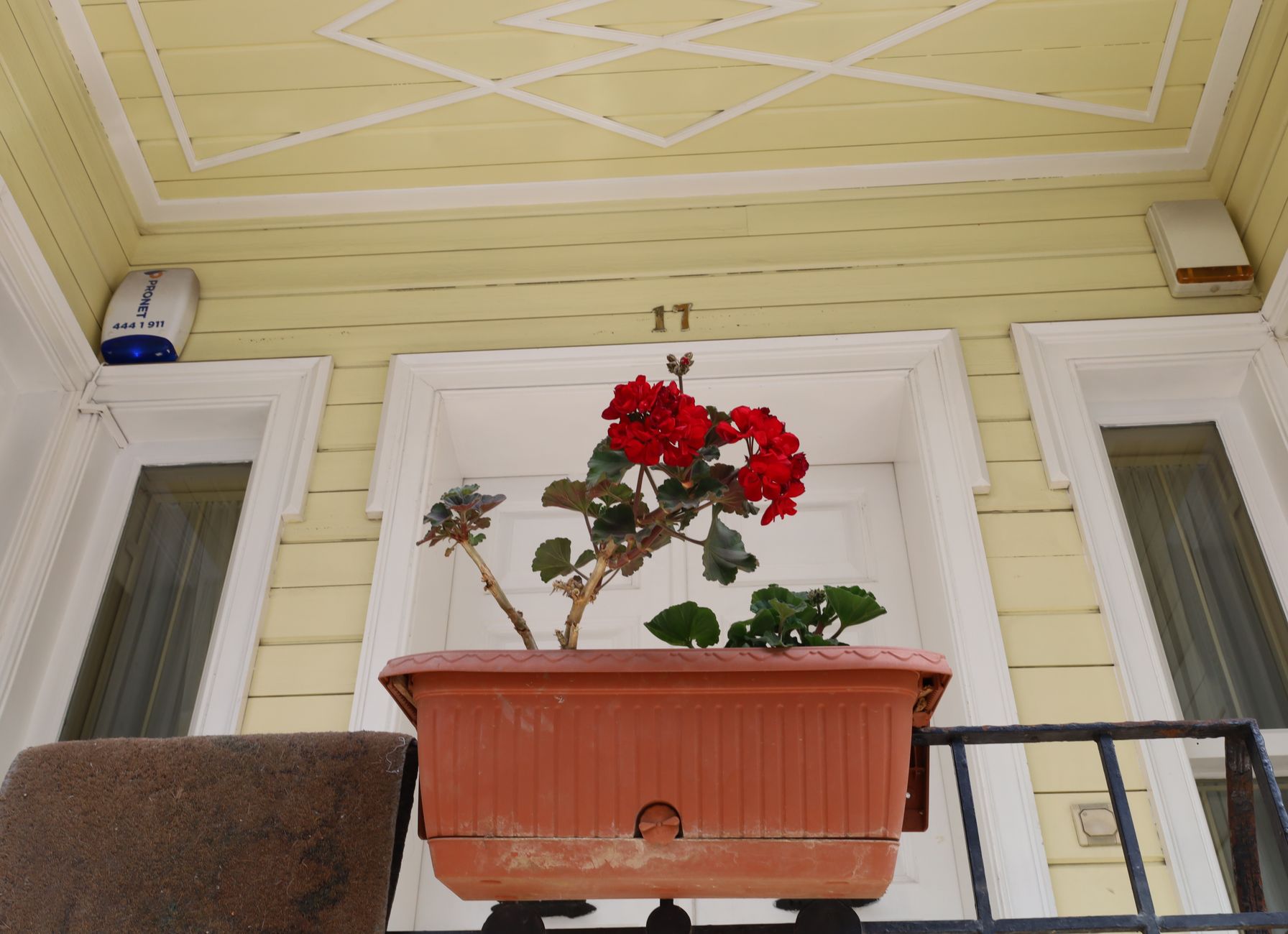home security alarm system UK house